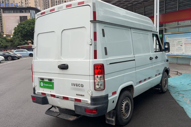Used Iveco Daily 2017 2.8T V35 Box Truck 3 Seats 43S5 Rear Right 45 Deg