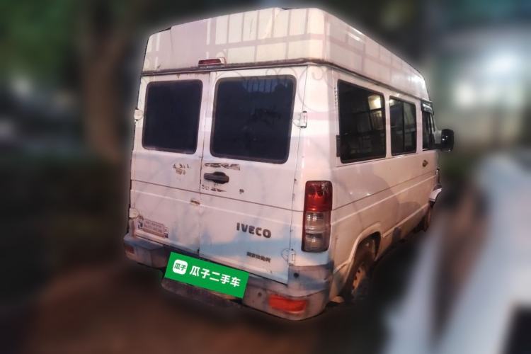 Used Iveco Daily 2017 2.5T A35 Passenger Van 5-7 Seats Model 47Z5 Rear Right 45 Deg