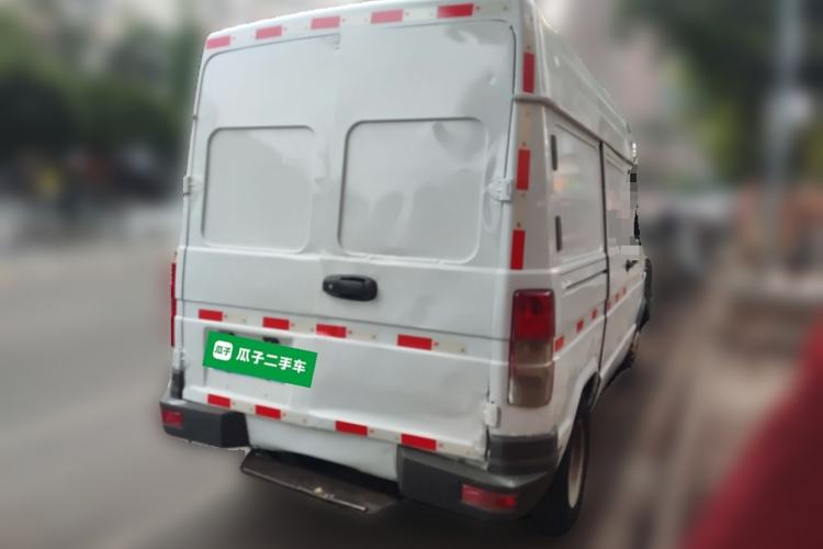 Used Iveco Daily 2017 2.8T V35 Box Truck 3 Seats 43S5 Rear Right 45 Deg