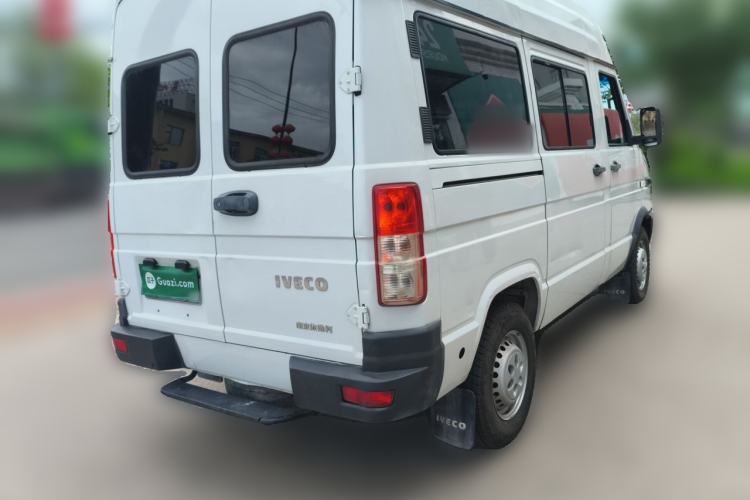 Used Iveco Daily 2017 2.5T A35 Low-Roof 5-7 Seater Passenger Van 47Z5 Rear Right 45 Deg