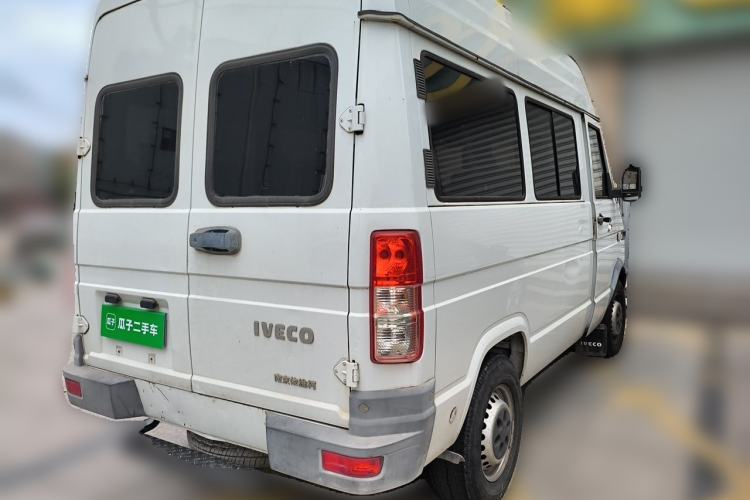 Used Iveco Daily 2017 2.5T A35 Passenger Van 5-7 Seats Model 47Z5 Rear Right 45 Deg
