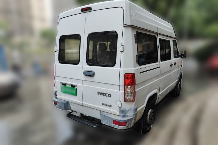 Used Iveco Daily 2017 2.5T A35 Passenger Van 5-7 Seats Model 47Z5 Rear Right 45 Deg