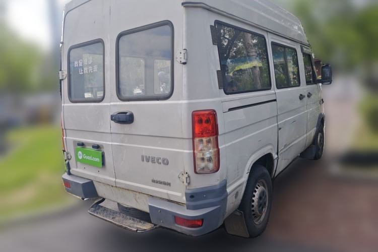 Used Iveco Daily 2017 2.5T A35 Passenger Van 5-7 Seats Model 47Z5 Rear Right 45 Deg