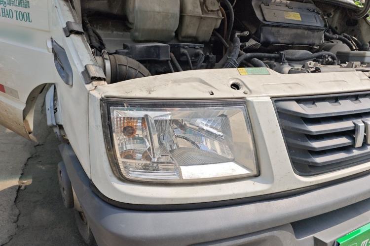 Used Iveco Daily 2017 2.8T X45 Short-Wheelbase Cargo Truck 43S5 Right Front Headlight