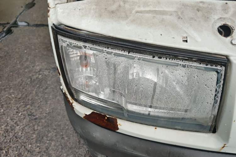Used Iveco Daily 2017 2.5T A35 Passenger Van 5-7 Seats Model 47Z5 Right Front Headlight