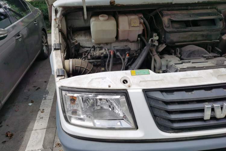 Used Iveco Daily 2017 2.5T A35 Passenger Van 5-7 Seats Model 47Z5 Right Front Headlight