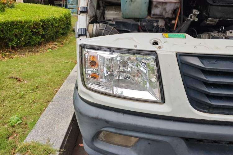 Used Iveco Daily 2017 2.5T A35 Passenger Van 5-7 Seats Model 47Z5 Right Front Headlight