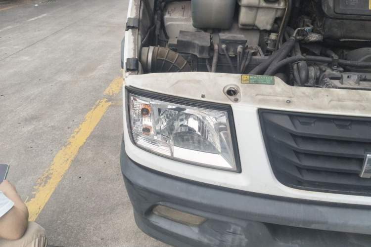 Used Iveco Daily 2017 2.5T A35 Passenger Van 5-7 Seats Model 47Z5 Right Front Headlight