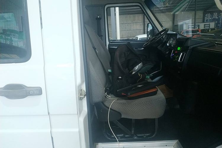 Used Iveco Daily 2017 2.5T A35 Passenger Van 5-7 Seats Model 47Z5 Right Front Seat