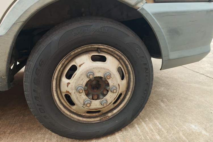 Used Iveco Daily  Right Front Wheel Hub
