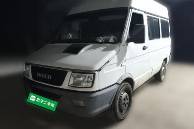 Used Iveco Daily 2017 2.5T A35 Passenger Van 5-7 Seats Model 47Z5