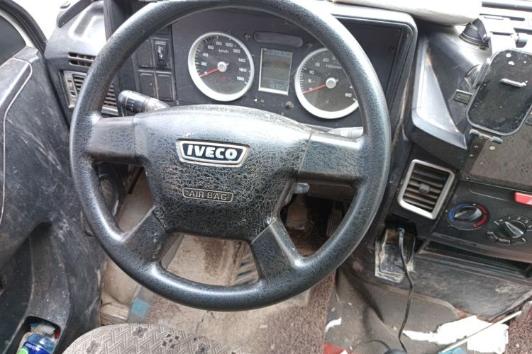 Used Iveco Daily 2017 2.5T A35 Low-Roof 5-7 Seater Passenger Van 47Z5 Steering Wheel