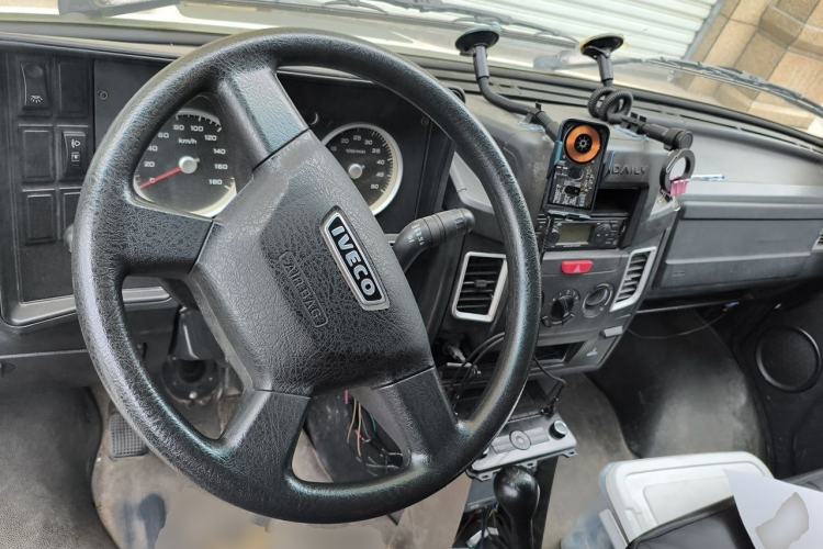 Used Iveco Daily 2017 2.5T A35 Passenger Van 5-7 Seats Model 47Z5 Steering Wheel