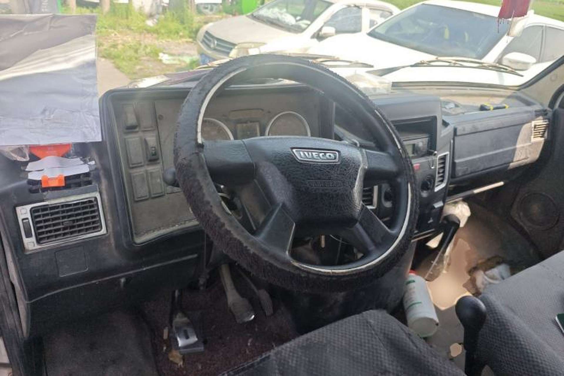 Used Iveco Daily 2017 2.5T A35 Passenger Van 5-7 Seats Model 47Z5 Steering Wheel