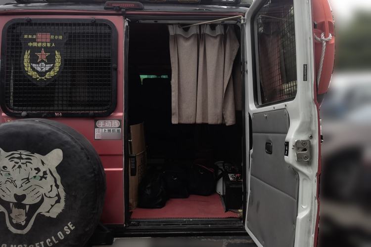 Used Iveco Daily 2017 2.5T A35 Low-Roof 5-7 Seater Passenger Van 47Z5 Trunk