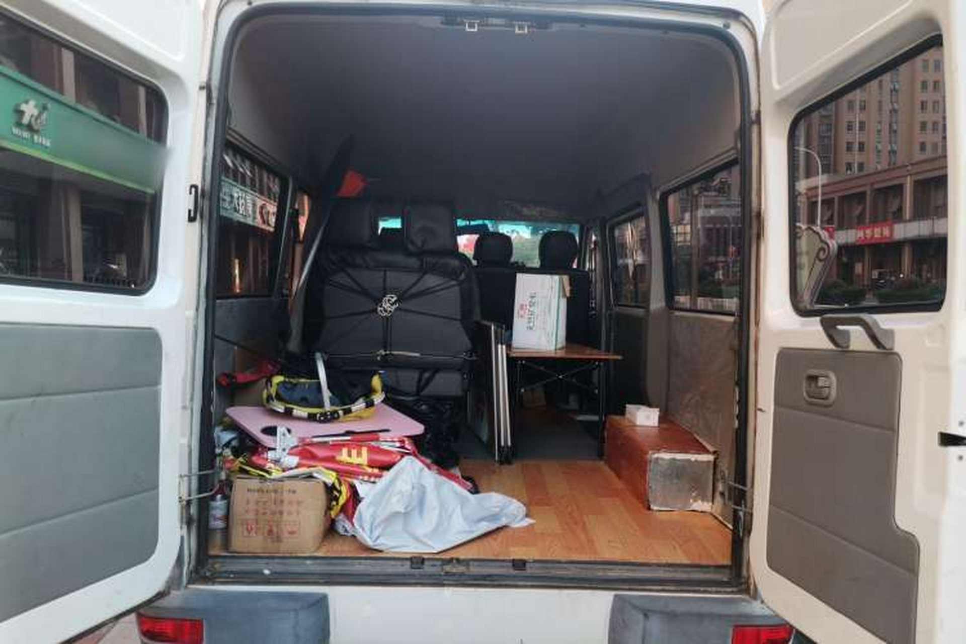 Used Iveco Daily 2017 2.5T A35 Passenger Van 5-7 Seats Model 47Z5 Trunk
