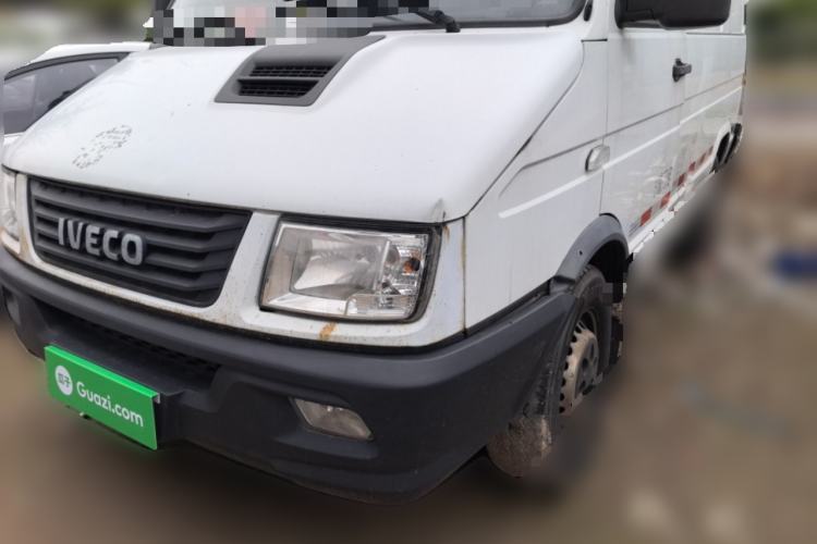 Used Iveco Daily 2017 2.8T V35 Cargo Van Mid-Roof 3/6 Seats 43S5 Guazi used car, China used car export, Used car for sale, Used  cars, Cheapest cars for sale