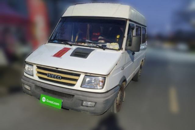 Used Iveco Daily 2017 2.5T A35 Passenger Van 5-7 Seats Model 47Z5