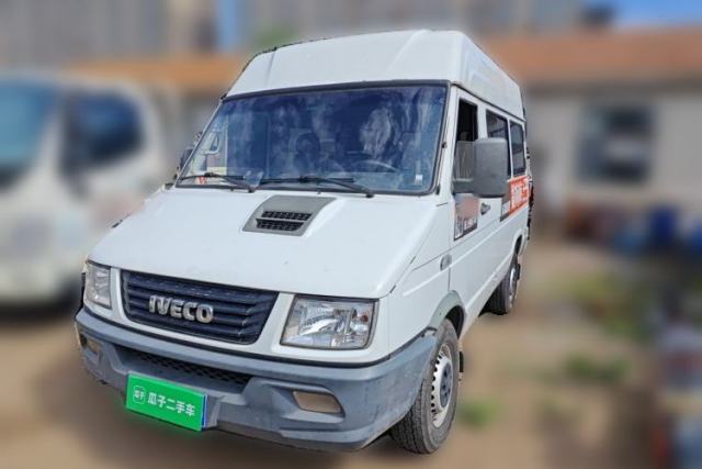 Used Iveco Daily 2017 2.5T A35 Passenger Van 5-7 Seats Model 47Z5