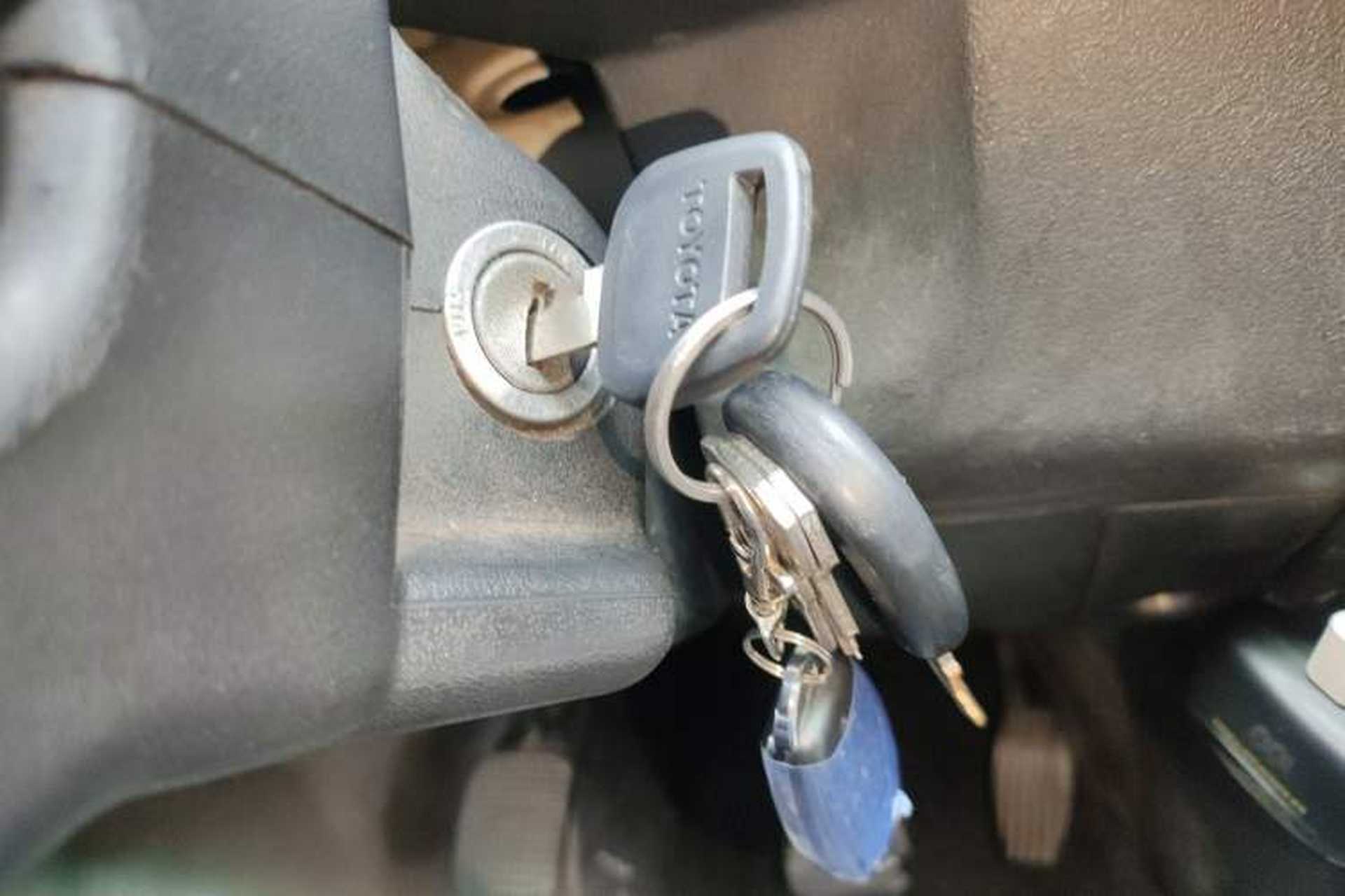 Used Iveco Daily 2017 2.5T A35 Passenger Van 5-7 Seats Model 47Z5 Vehicle Key