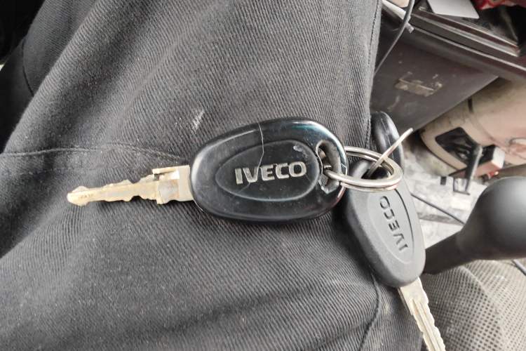 Used Iveco Daily 2017 2.5T A35 Passenger Van 5-7 Seats Model 47Z5 Vehicle Key
