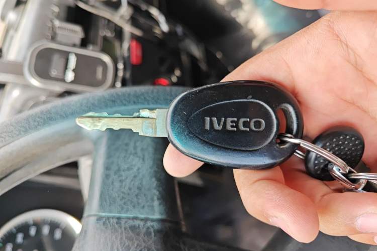 Used Iveco Daily 2017 2.5T A35 Passenger Van 5-7 Seats Model 47Z5 Vehicle Key