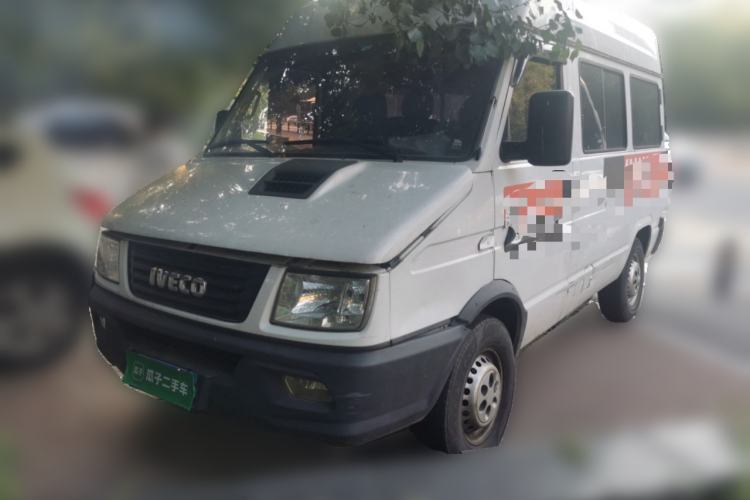 Used Iveco Daily 2017 2.5T A35 Passenger Van 5-7 Seats Model 47Z5 Guazi used car, China used car export, Used car for sale, Used cars, Cheapest cars for sale