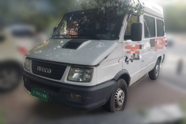 Iveco Daily 2017 2.5T A35 Passenger Van 5-7 Seats Model 47Z5 usado