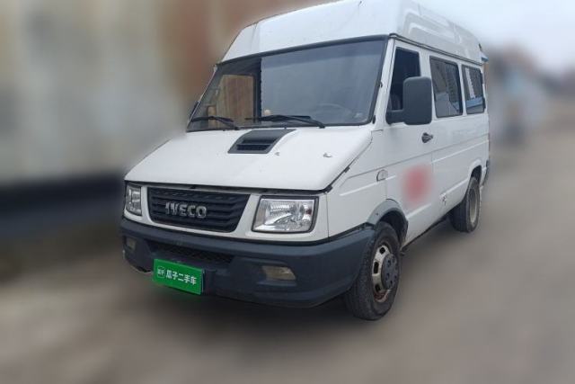 Used Iveco Daily 2017 2.5T A35 Passenger Van 5-7 Seats Model 47Z5