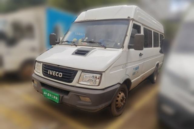Used Iveco Daily 2017 2.5T A40 Passenger Van 7 Seats Model 47Z5