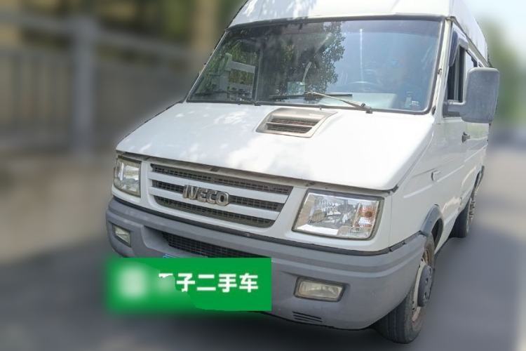 Used Iveco Daily 2017 2.5T A35 Passenger Van 5-7 Seats Model 47Z5 Guazi used car, China used car export, Used car for sale, Used cars, Cheapest cars for sale