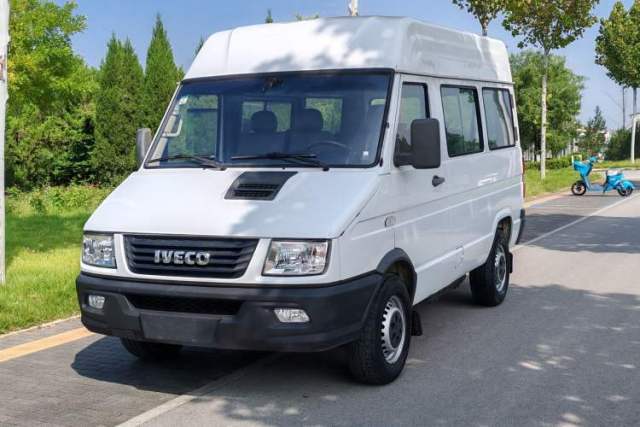 Used Iveco Daily 2017 2.5T A35 Passenger Van 5-7 Seats Model 47Z5
