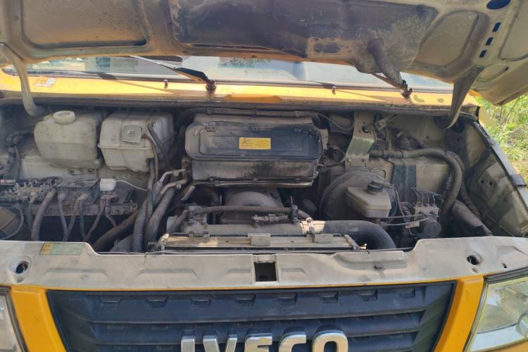 Used Iveco Daily 2017 2.5T A35 Passenger Van 5-7 Seats Model 47Z5 Engine Bay