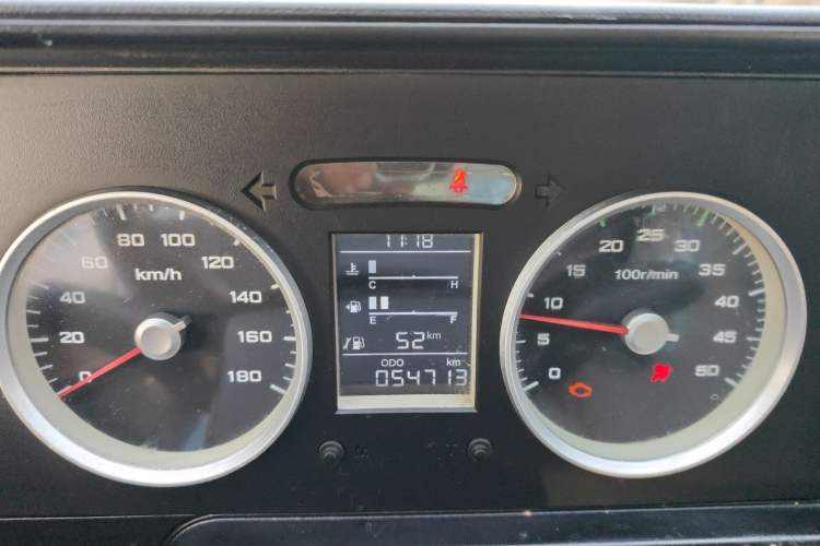 Used Iveco Daily 2017 2.5T A35 Passenger Van 5-7 Seats Model 47Z5 Instrument Cluster