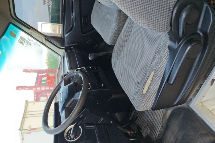Used Iveco Daily 2017 2.5T A35 Passenger Van 5-7 Seats Model 47Z5 Interior 1