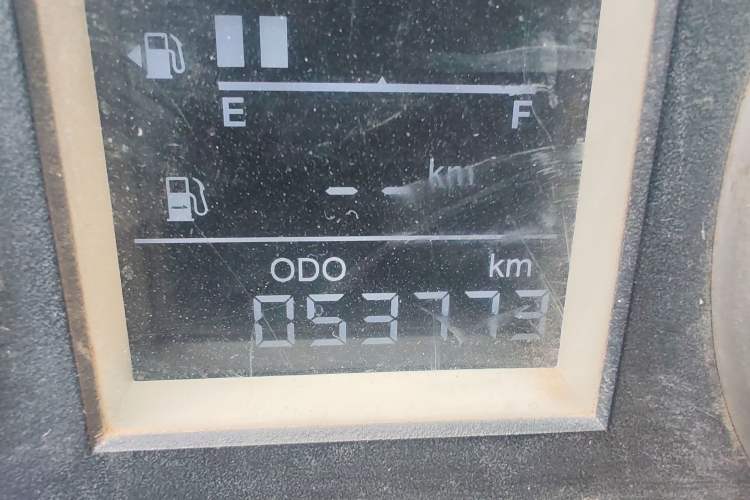 Used Iveco Daily 2017 2.5T A35 Passenger Van 5-7 Seats Model 47Z5 Odometer Close Up