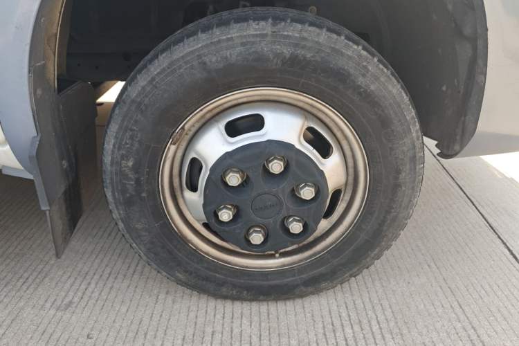 Used Iveco Daily  Right Front Wheel Hub