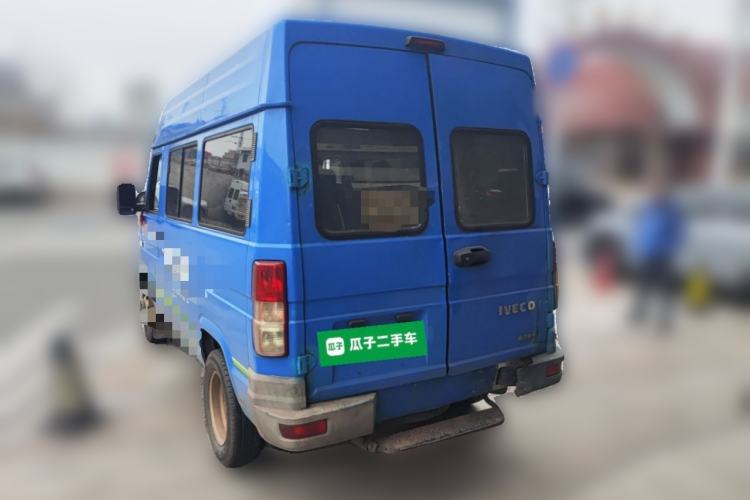 Used Iveco Daily 2020 2.5T A35 Passenger Van with Dual Tires Mid-Roof Design 5-9 Seater Side-Sliding Door China V Emission Standard Rear Left 45 Deg