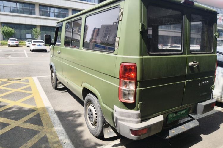 Used Iveco Daily 2020 2.5T A35 Passenger Van Single-Tire Low-Roof Design 5-9 Seater China V Emission Standard Rear Left 45 Deg