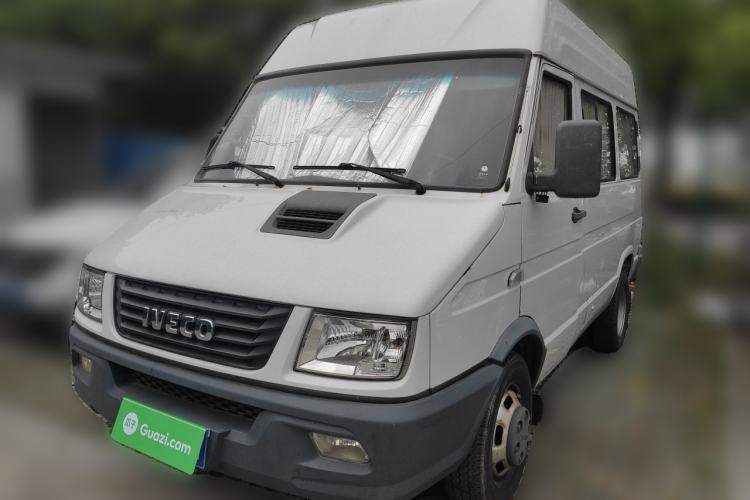 Used Iveco Daily 2020 2.5T A35 Passenger Van with Dual Tires Mid-Roof Design 5-9 Seater China V Emission Standard Guazi used car, China used car export, Used car for sale, Used cars, Cheapest cars for sale