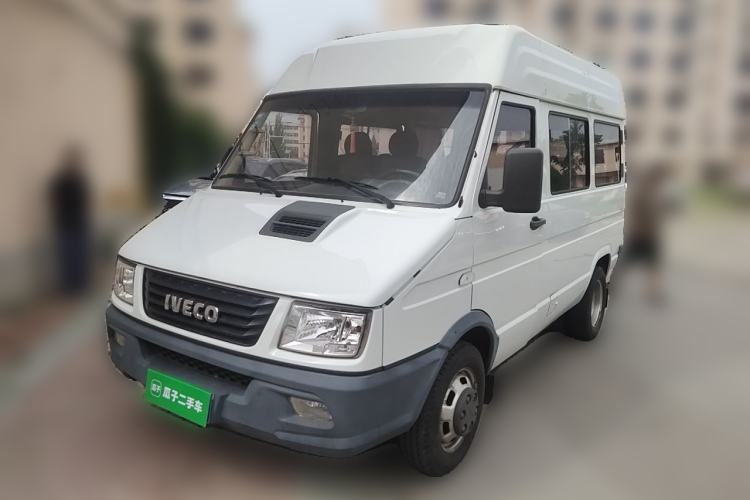 Used Iveco Daily 2020 2.5T A35 Passenger Van Dual Tires Mid-Roof Design 5-9 Seats China VI Standard Guazi used car, China used car export, Used car for sale, Used cars, Cheapest cars for sale