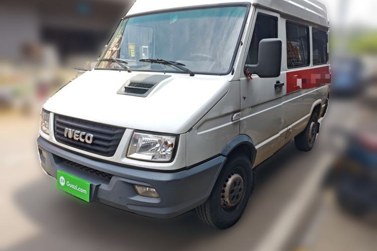 Used Iveco Daily 2020 2.5T A35 Passenger Van Single-Tire Mid-Roof Design 5-9 Seats with Sliding Side Door Meeting China V Emission Standards Guazi used car, China used car export, Used car for sale, Used Iveco cars, Cheapest cars for sale
