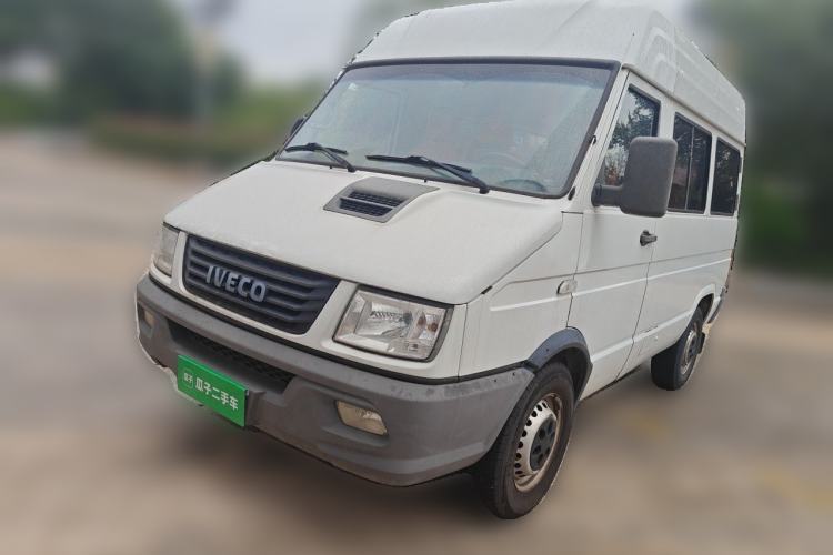 Used Iveco Daily 2020 2.5T A35 Passenger Van Single-Tire Mid-Roof Design 5-9 Seater with Sliding Side Door Meeting China VI Emission Standards Guazi used car, China used car export, Used car for sale, Used  cars, Cheapest cars for sale