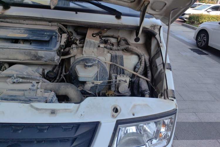Used Iveco Daily 2020 2.5T A35 Passenger Van Single-Tire Mid-Roof Design 5-9 Seats China V Emission Standard Engine Bay Left