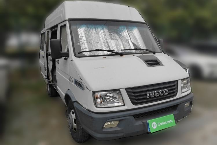 Used Iveco Daily 2020 2.5T A35 Passenger Van with Dual Tires Mid-Roof Design 5-9 Seater China V Emission Standard Front Right 45 Deg