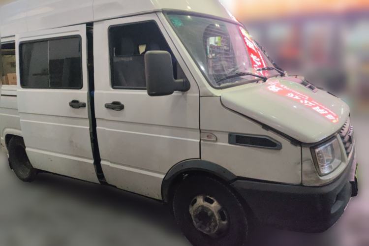 Used Iveco Daily 2020 2.5T A35 Passenger Van with Dual Tires Mid-Roof Design 5-9 Seater China V Emission Standard Front Right 45 Deg