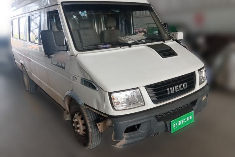 Used Iveco Daily 2020 2.5T A40 Passenger Van with Dual Tires Mid-Roof Design 5-9 Seats Euro V Emission Standard Front Right 45 Deg