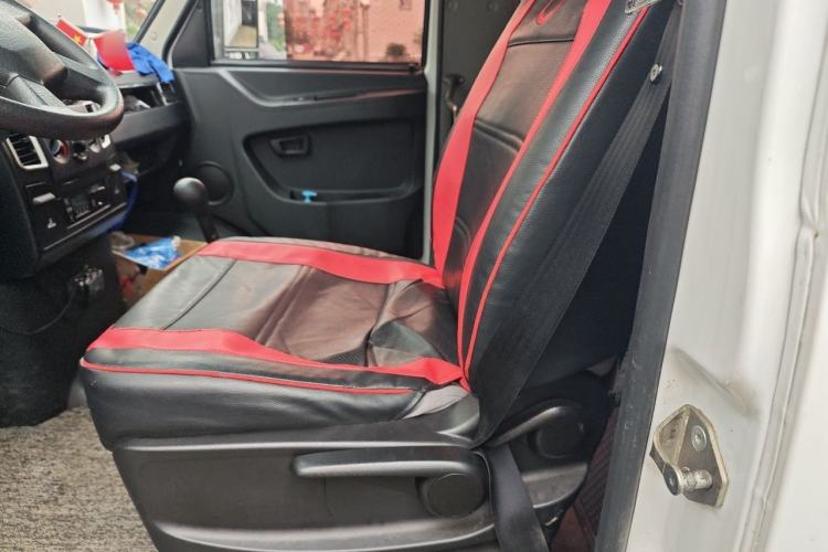Used Iveco Daily 2020 2.8T A40 Bus Dual Tires Mid-Roof Design 10–17 Seats China V Emission Standard Left Front Seat