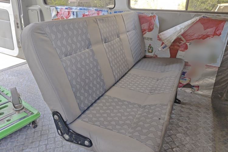 Used Iveco Daily 2020 2.5T A35 Passenger Van Single-Tire Mid-Roof Design 5-9 Seats China V Emission Standard Left Rear Seat