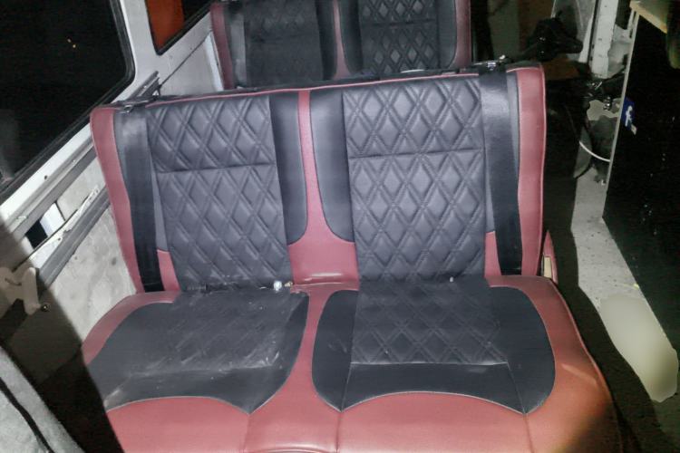 Used Iveco Daily 2020 2.5T A35 Passenger Van with Dual Tires Low Roof 5-9 Seats China V Emission Standard Left Rear Seat